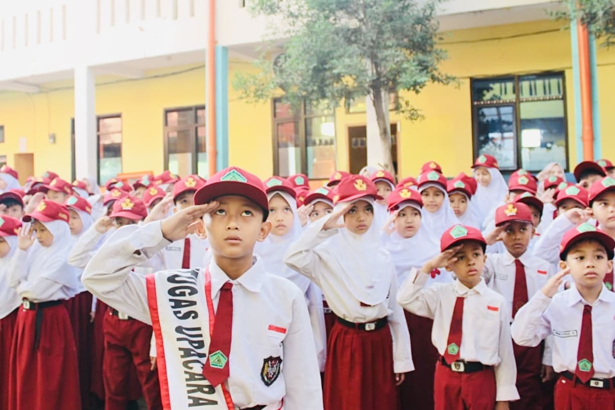 Upacara Bendera SDIT Al-Hamidiyyah Bojong Gede: Menanamkan 7 Kebiasaan Anak Hebat-Senin, 4 Agustus 2025