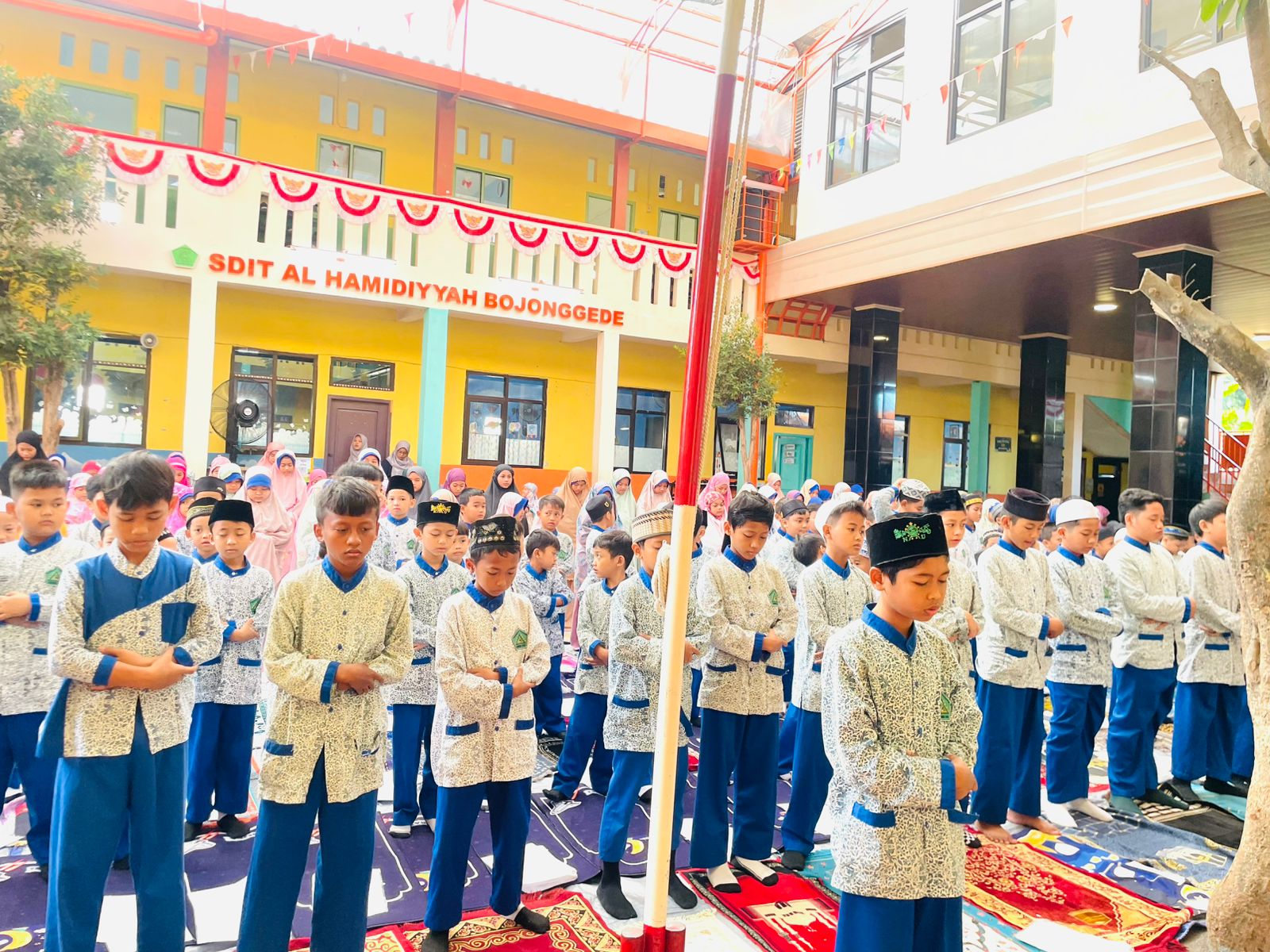 sholat dhuha SDIT Al-Hamidiyyah Bojonggede, Jumat 29 Agustus 2025