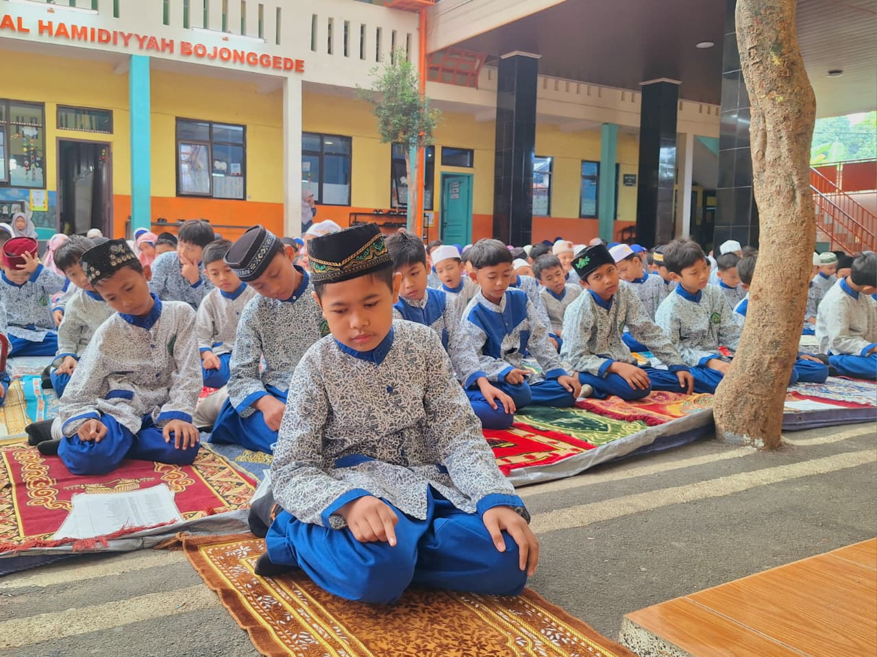 Sholat Dhuha Bersama dan Mahalul Qiyam SDIT AL-HAMIDIYYAH BOJONGGED