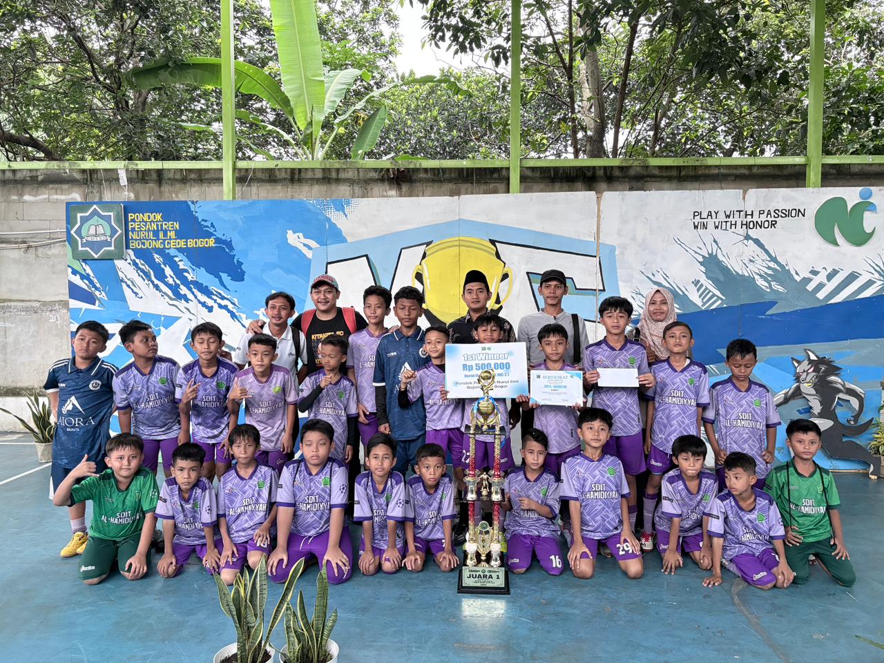  Tim Futsal SDIT Al Hamidiyyah Bojonggede Raih Juara 1 di Turnamen Futsal Pondok Pesantren Nurul Ilmi